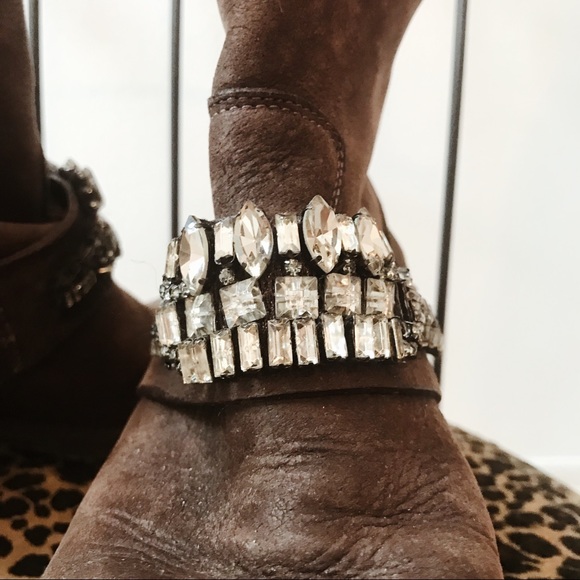 Vera Wang booties - Picture 2 of 3